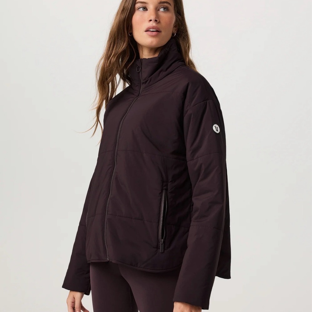Vuori Canyon Insulated Jacket in Raisin
